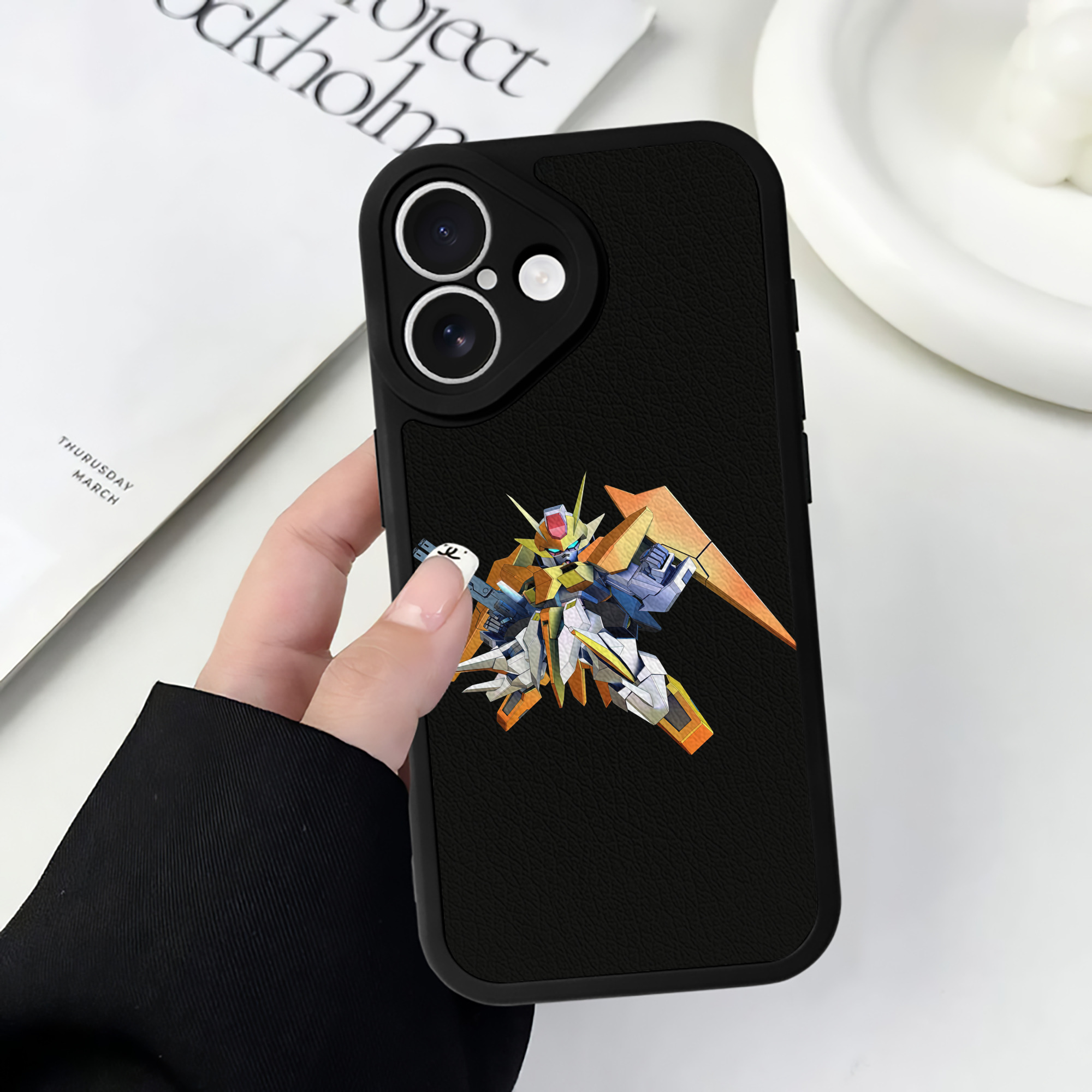 （画像用） 機動戦士ガンダム Mobile Suit Gundam 【iPhone 16シリーズ対応】シリコンスマホケース（レザー調） 材質：シリコン